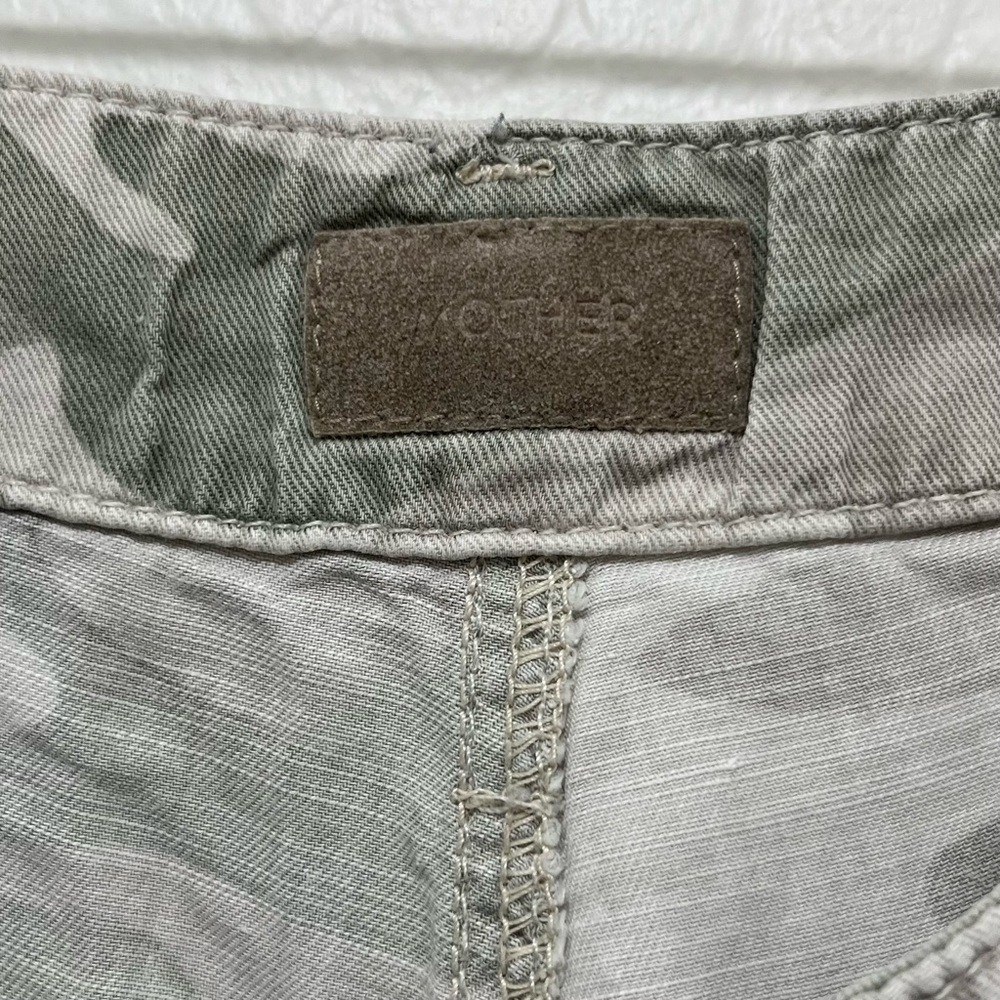 Mother • The Shaker Chop Crop Fray Pant in Desert Camo Print Size 27 - Picture 7 of 7